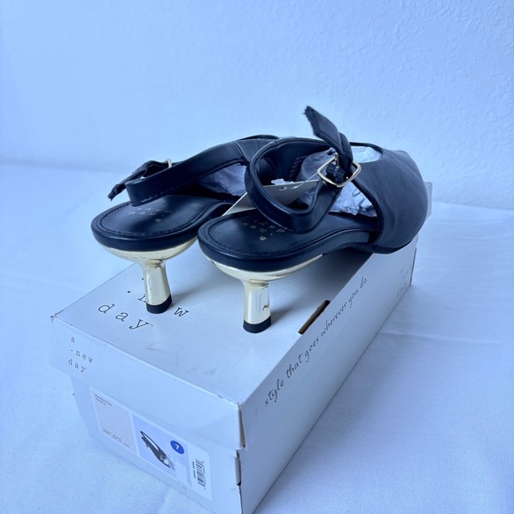 A New Day Samantha Heels Black Slingback Pointed Toe Block Heel Women's Size 7 - Picture 5 of 12